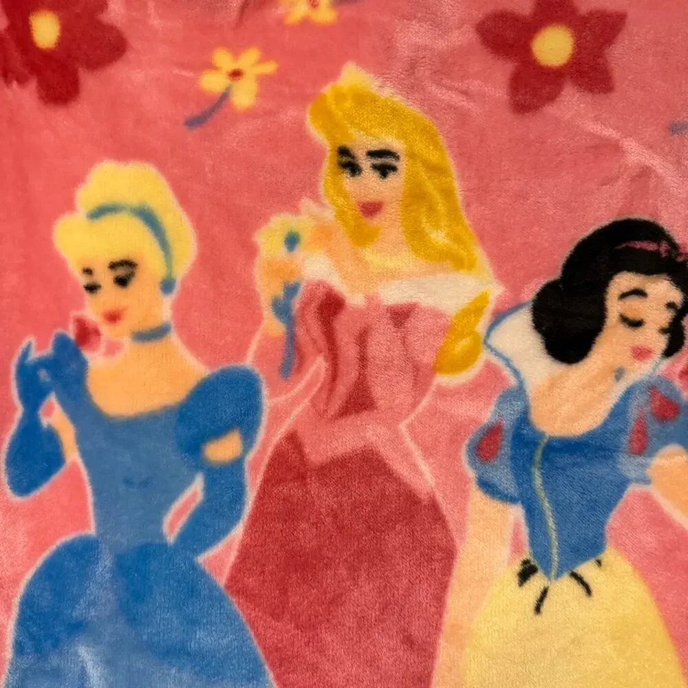 Disney Princess plush crib blanket - pink Cinderella Snow White Sleeping Beauty